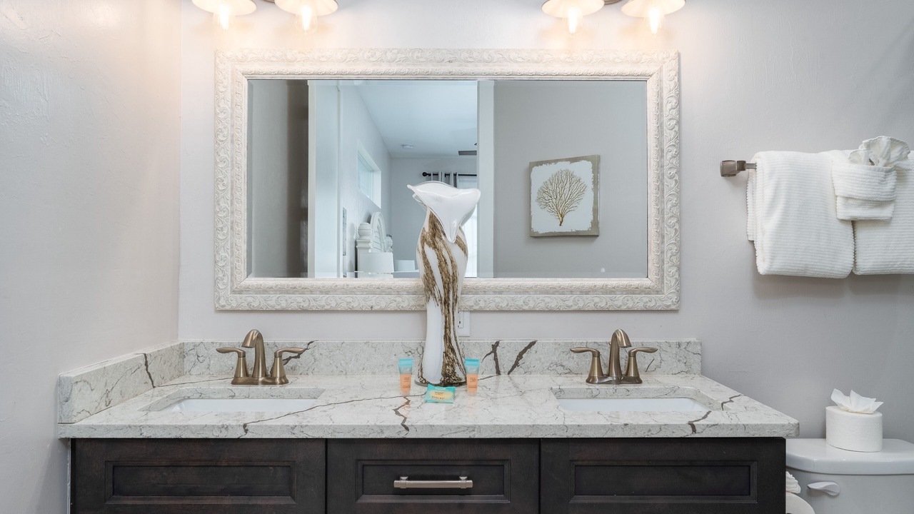 Photo of Bathroom in Mid Island
