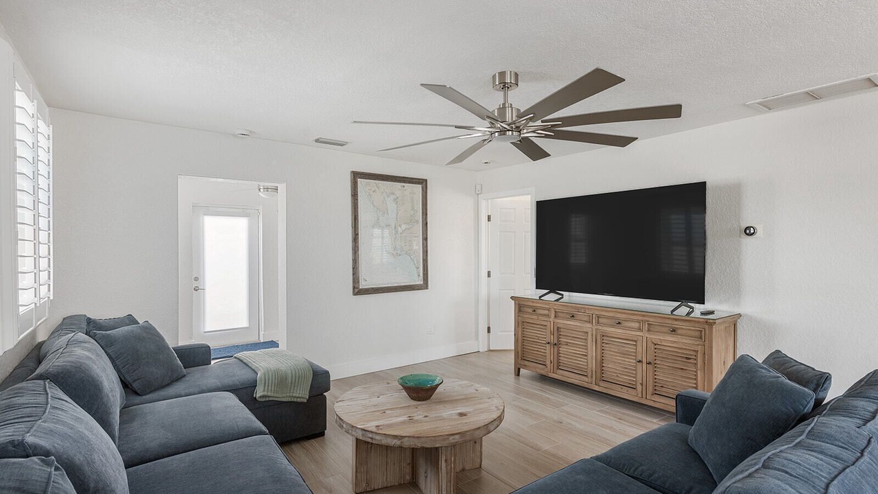 Photo of Livingroom in Englewood South