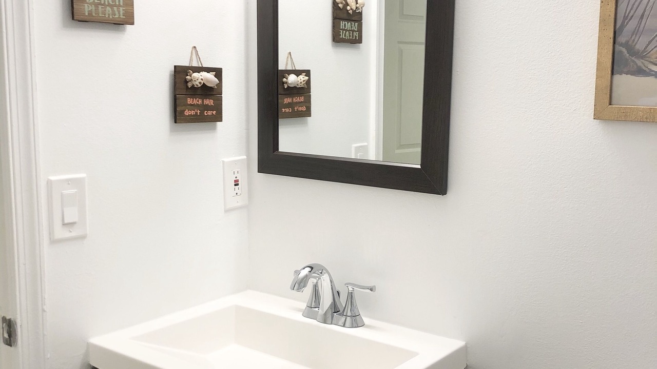 Photo of Bathroom in East Ocean Ave