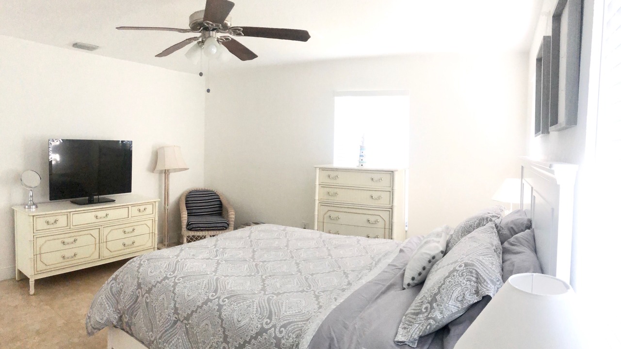 Photo of Bedroom in East Ocean Ave