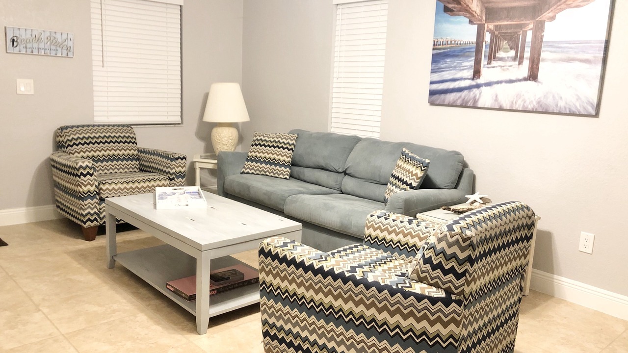 Photo of Livingroom in East Ocean Ave