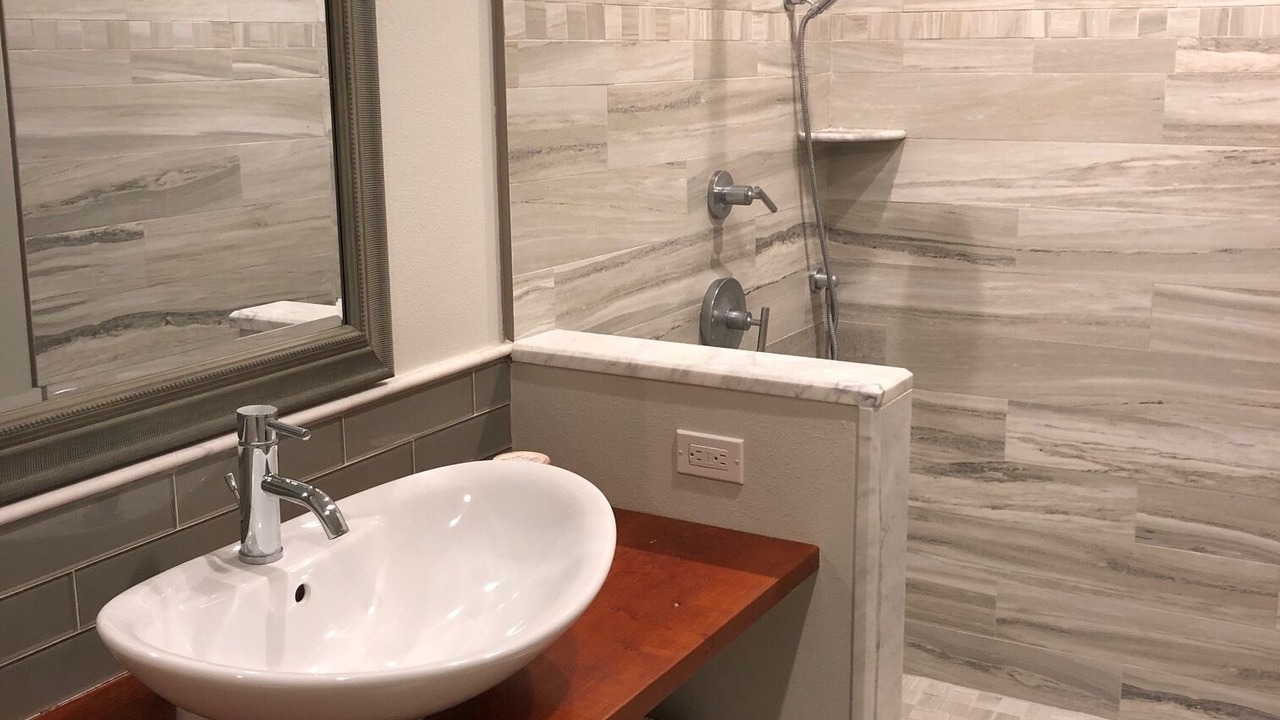 Photo of Bathroom in Indian Beach Sapphire Shores