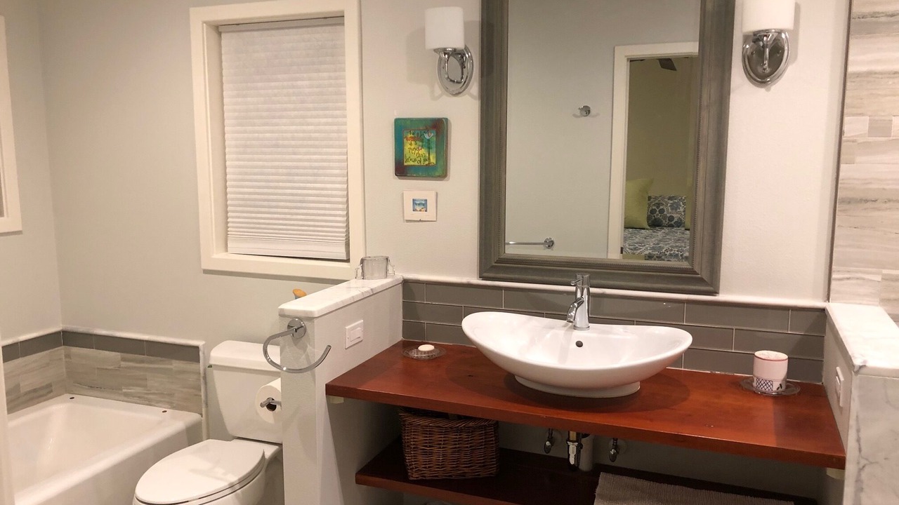 Photo of Bathroom in Indian Beach Sapphire Shores