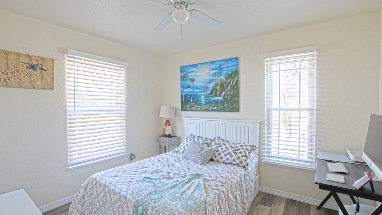 Photo of Bedroom in Crystal Beach