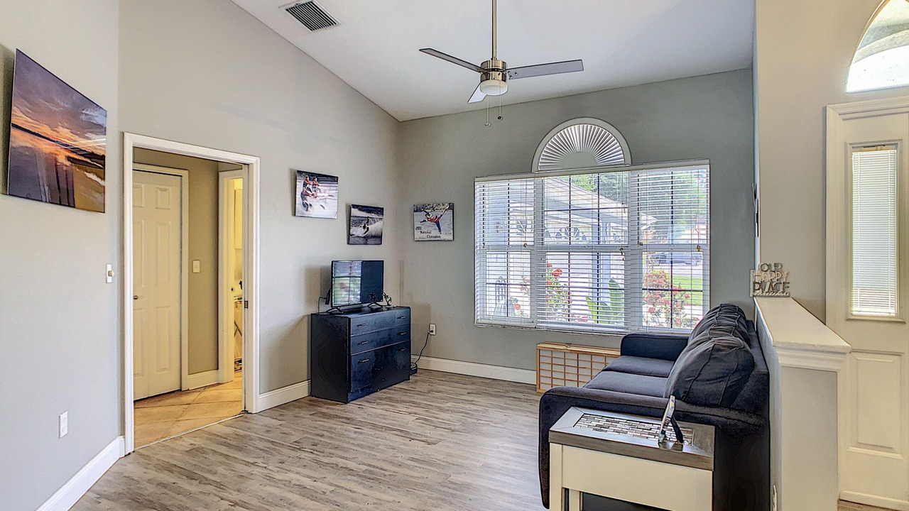Photo of Livingroom in Inwood