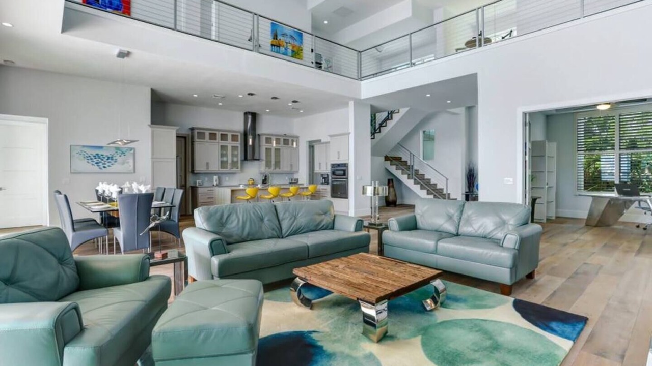 Photo of Livingroom in Yacht Club