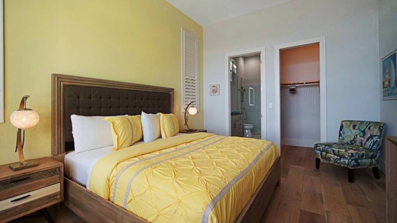 Photo of Bedroom in Yacht Club