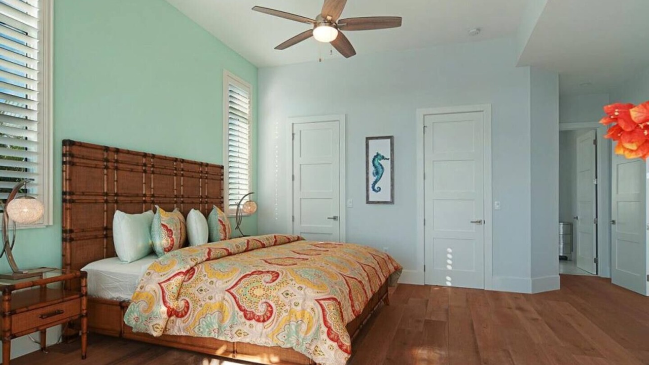 Photo of Bedroom in Yacht Club