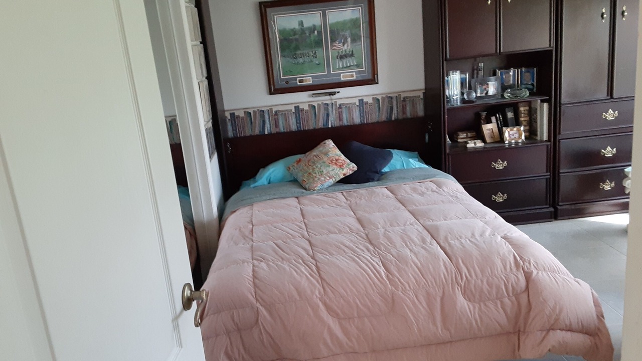 Photo of Bedroom in June Park