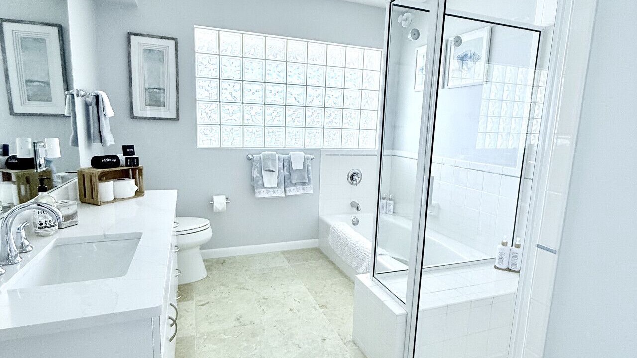 Photo of Bathroom in Marathon