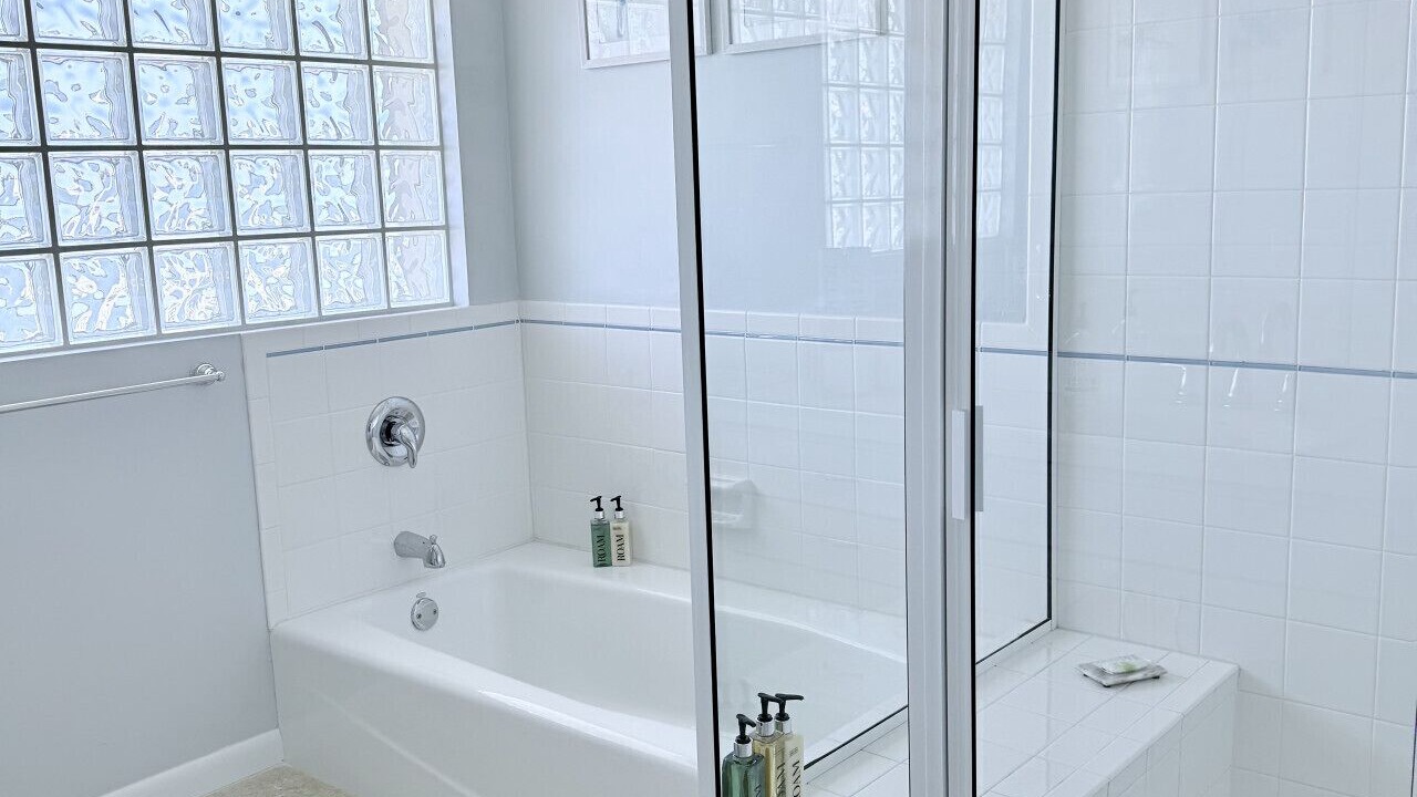 Photo of Bathroom in Marathon