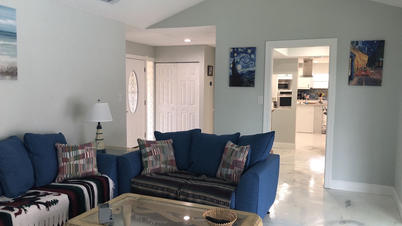 Photo of Livingroom in Tampa Shores