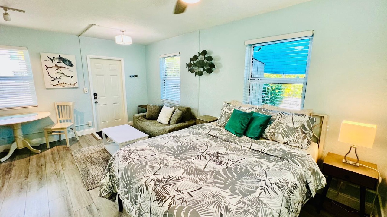 Photo of Bedroom in Lake Worth