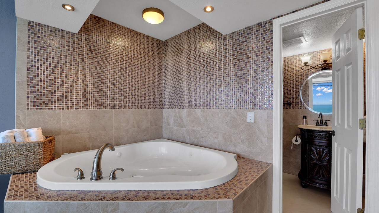 Photo of Bathroom in Galt Mile