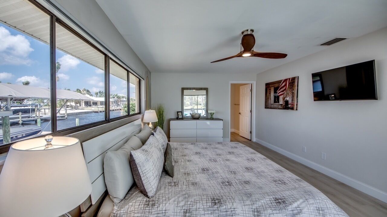Photo of Bedroom in Yacht Club