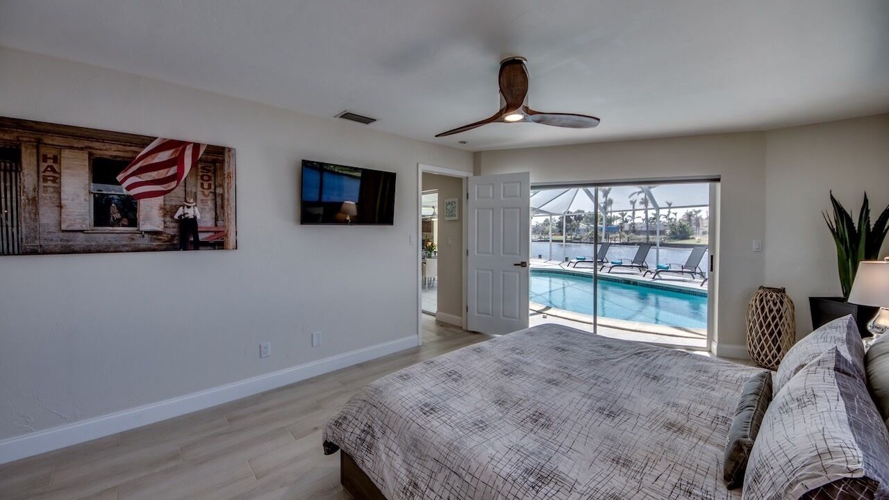 Photo of Bedroom in Yacht Club