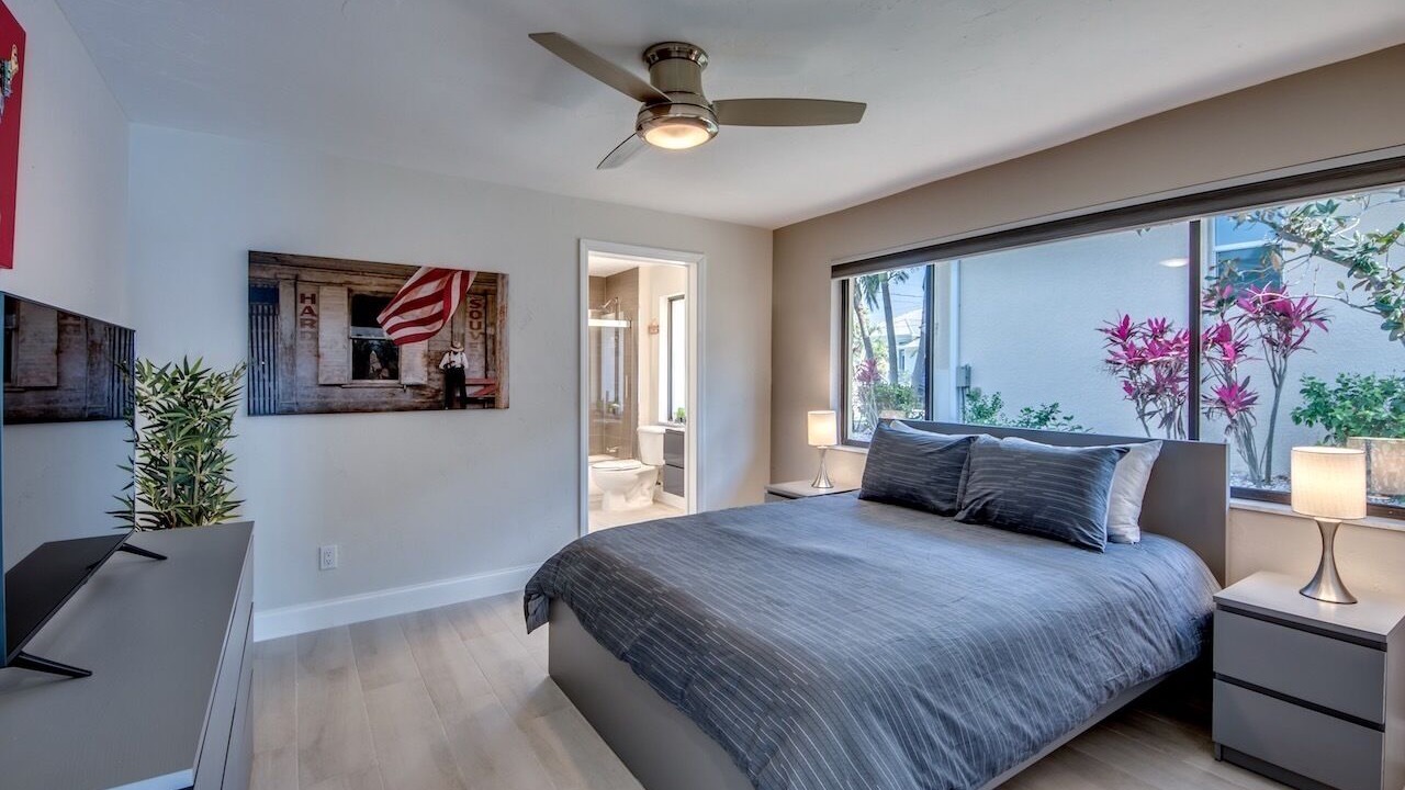Photo of Bedroom in Yacht Club