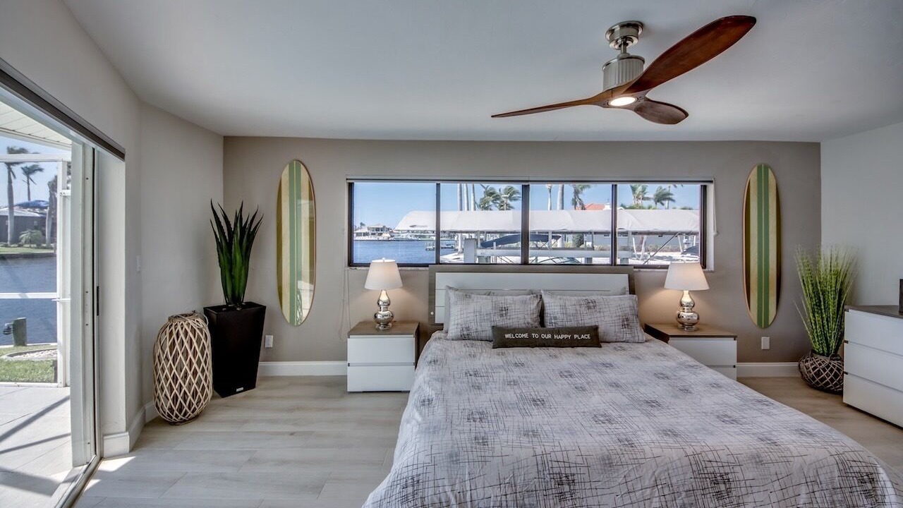 Photo of Bedroom in Yacht Club