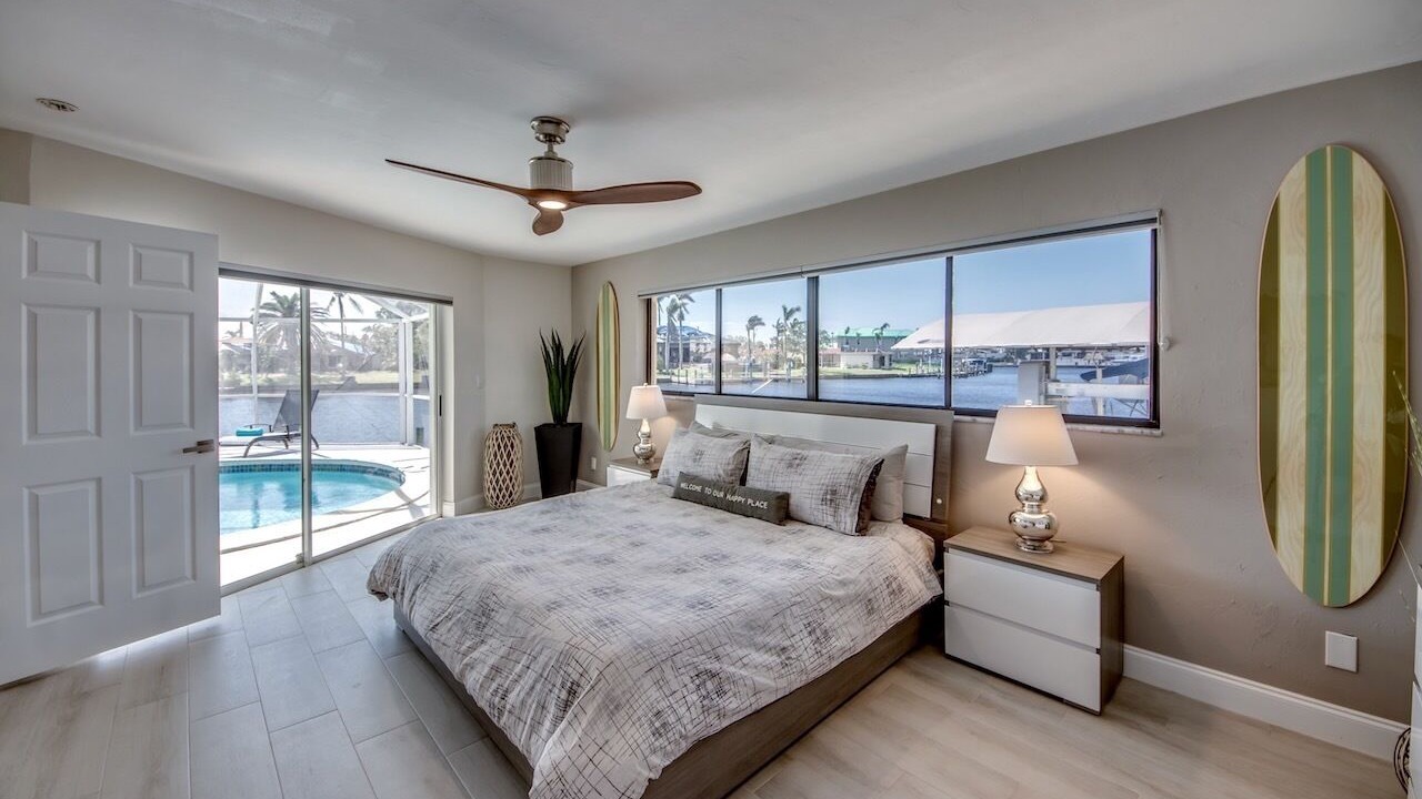 Photo of Bedroom in Yacht Club