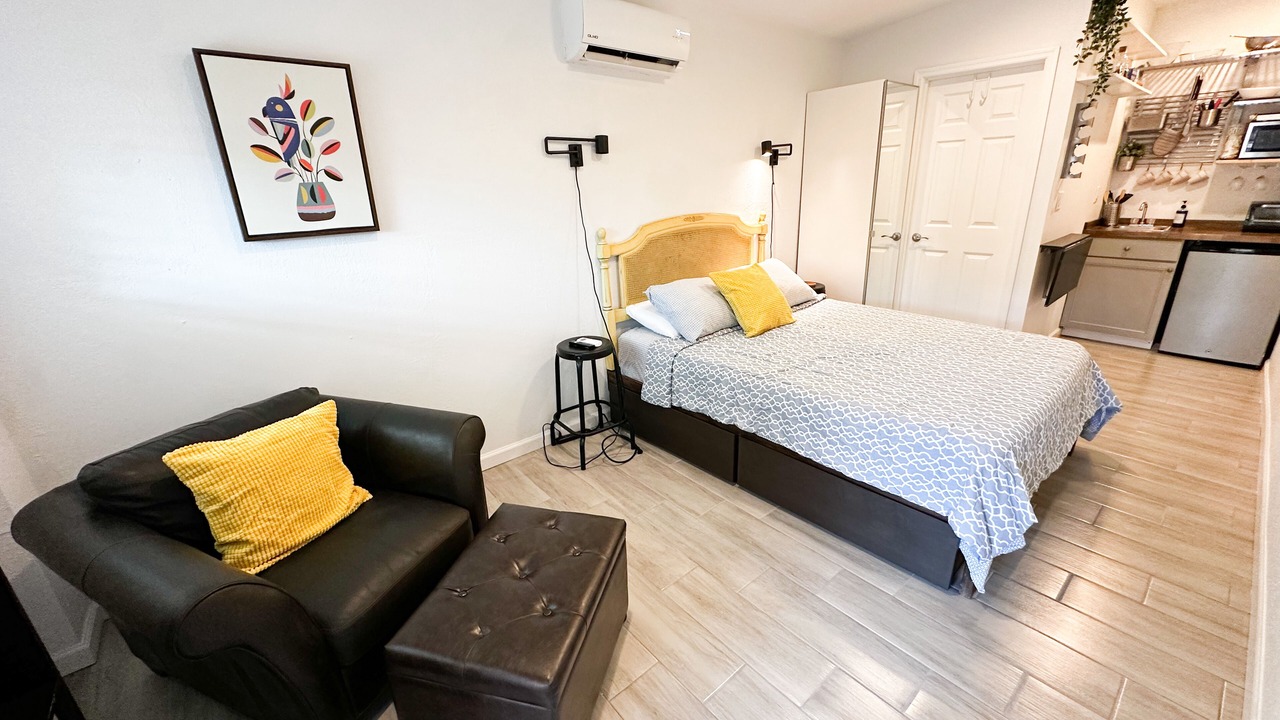 Photo of Bedroom in United Central