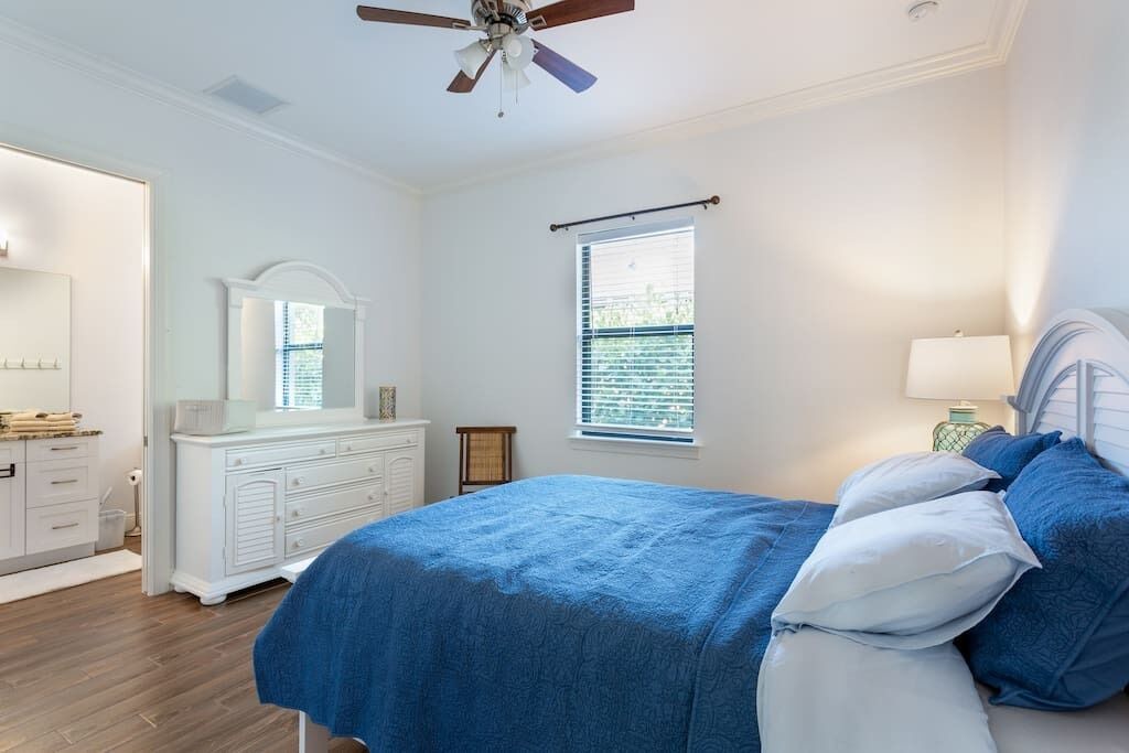 Photo of Bedroom in Naples Park