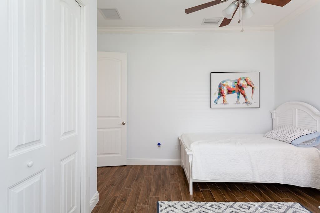 Photo of Bedroom in Naples Park