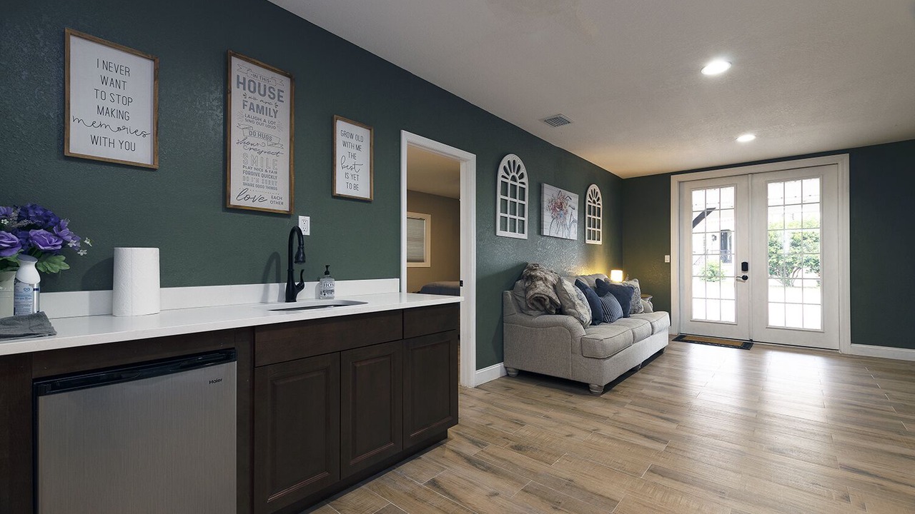 Photo of Livingroom in Greater Palm River Point CDC