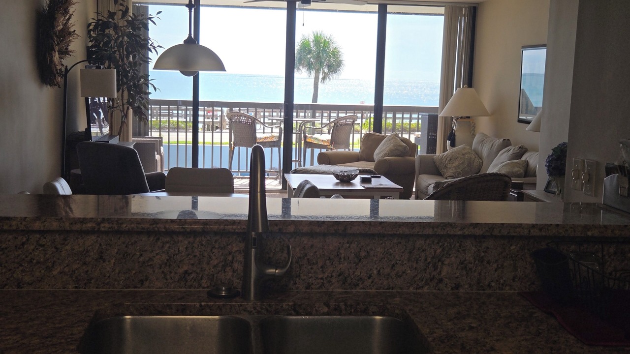 Photo of Livingroom in Central Beach