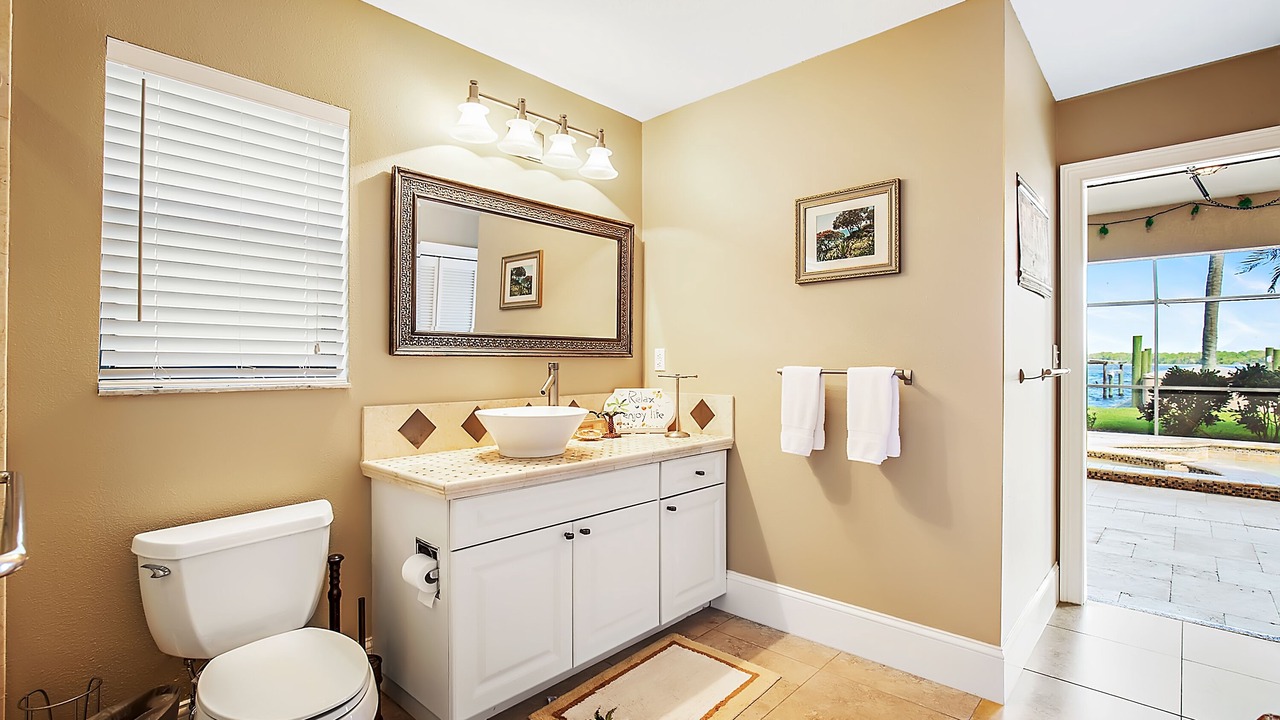 Photo of Bedroom in Lake Shore Estates