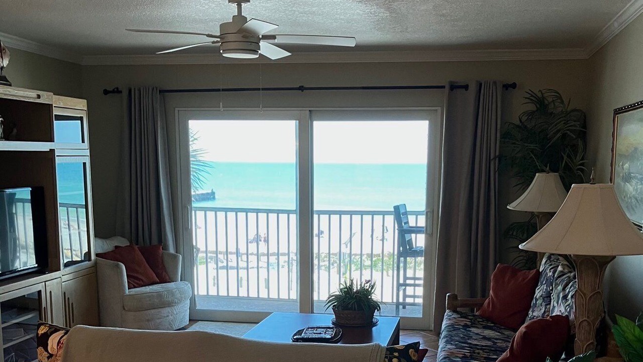 Photo of Livingroom in Bradenton Beach