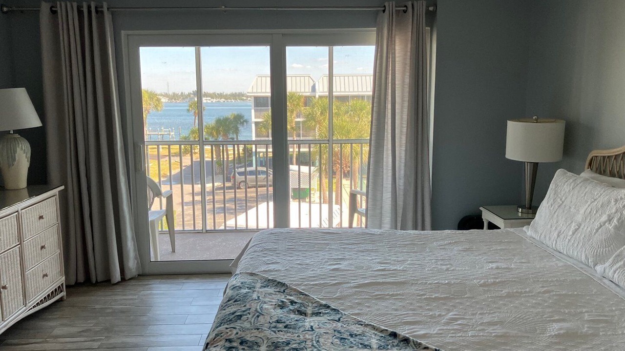 Photo of Bedroom in Bradenton Beach