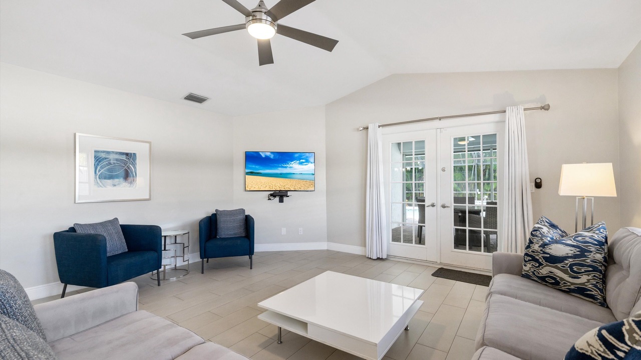 Photo of Livingroom in Naples Park