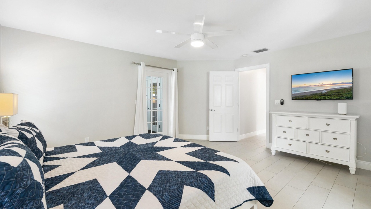 Photo of Bedroom in Naples Park