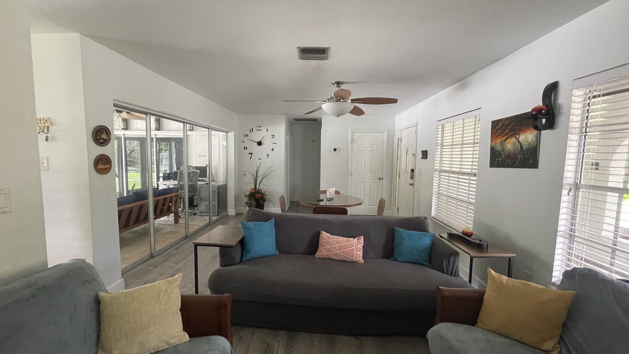 Photo of Livingroom in LaBelle