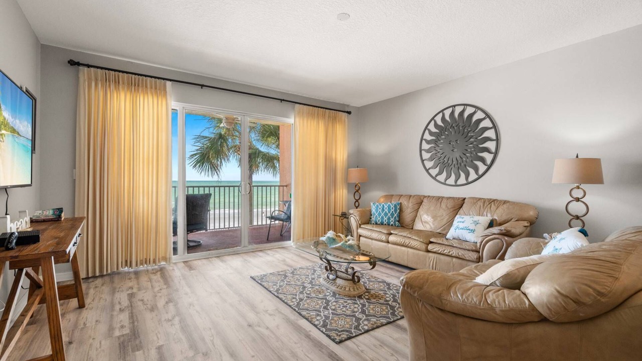 Photo of Livingroom in North Redington Beach
