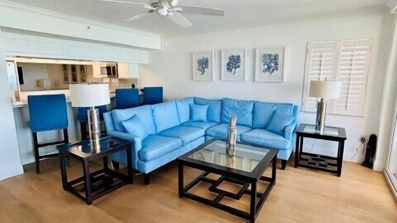 Photo of Livingroom in Park Shore