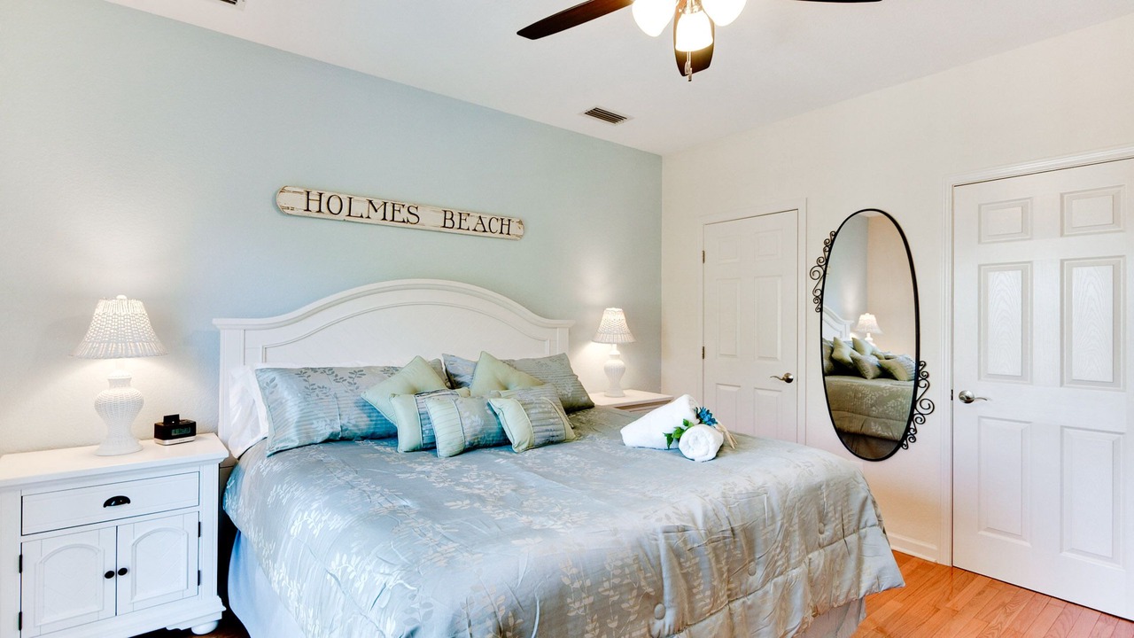 Photo of Bedroom in Holmes Beach