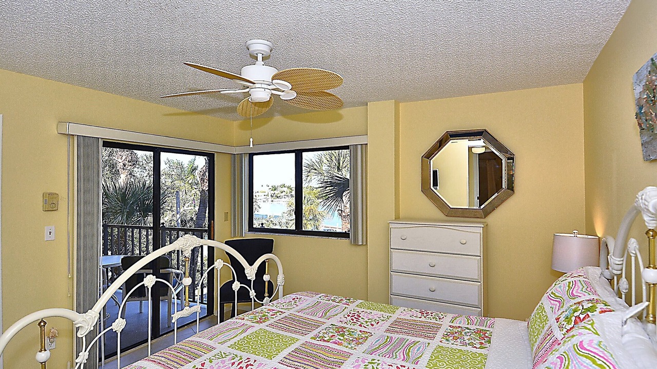 Photo of Bedroom in Sunset Beach