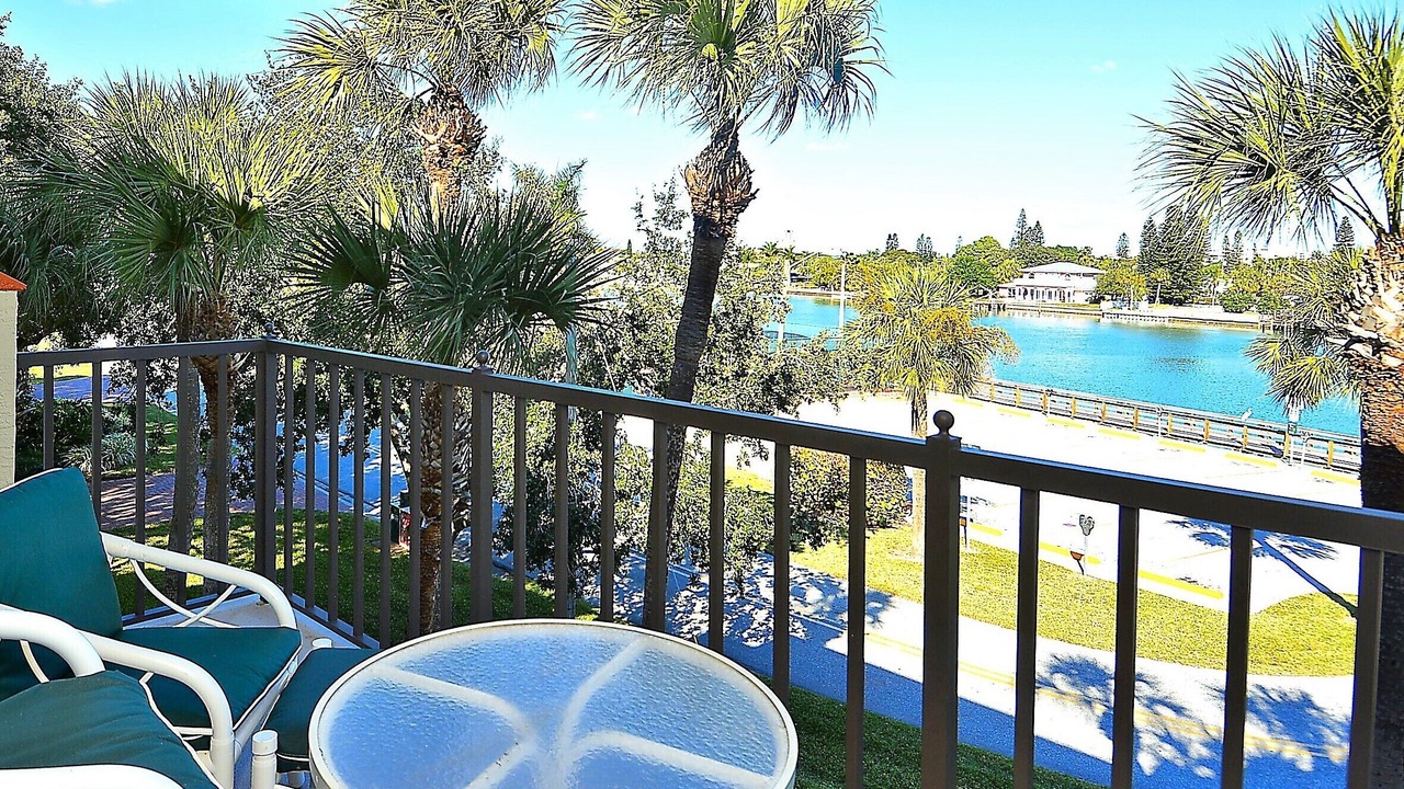 Photo of Patio Balcony in Sunset Beach