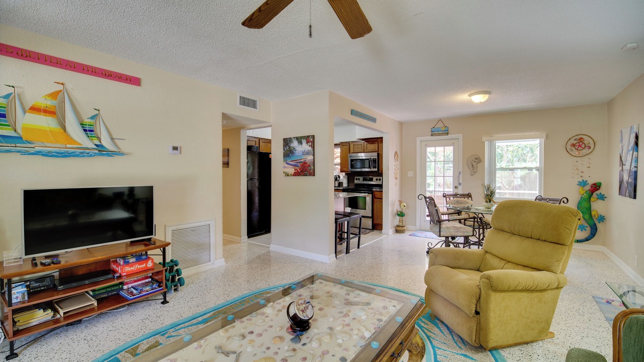 Photo of Livingroom in Sea Park Homes