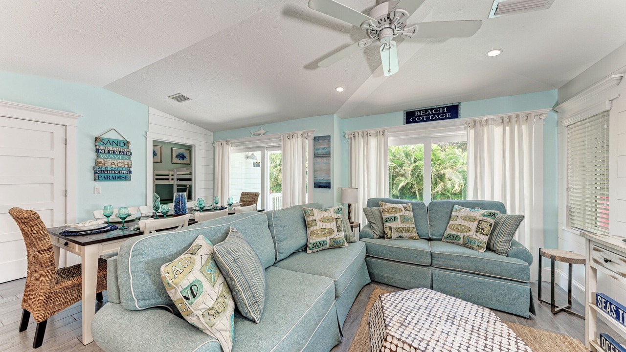Photo of Livingroom in Holmes Beach