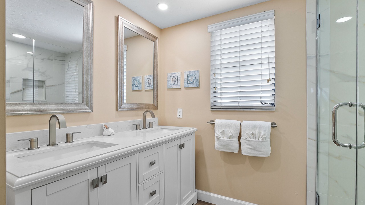 Photo of Bathroom in Holmes Beach