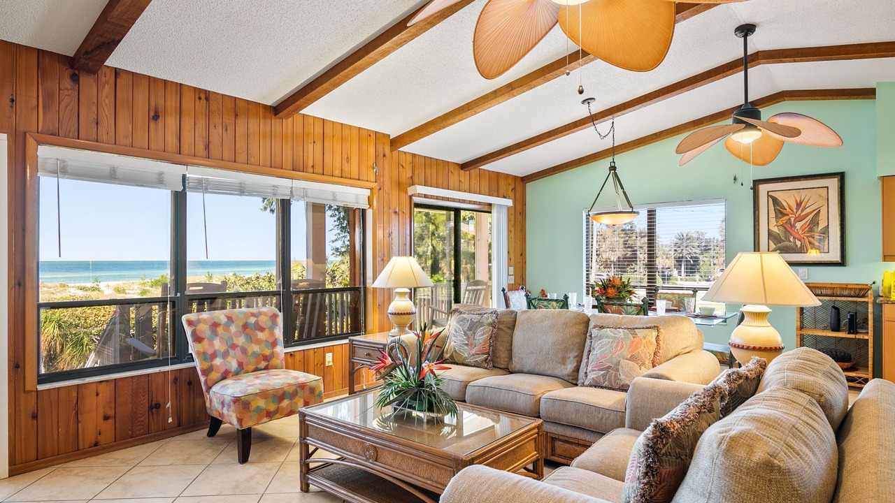 Photo of Livingroom in Holmes Beach