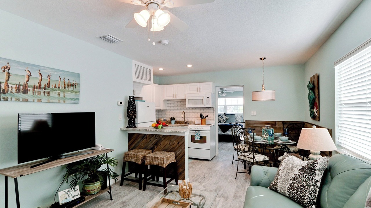 Photo of Livingroom in Holmes Beach