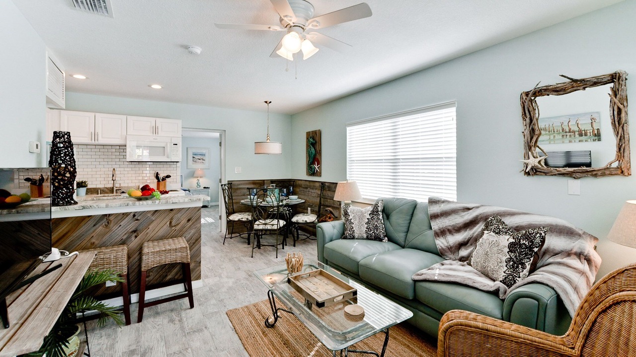Photo of Livingroom in Holmes Beach