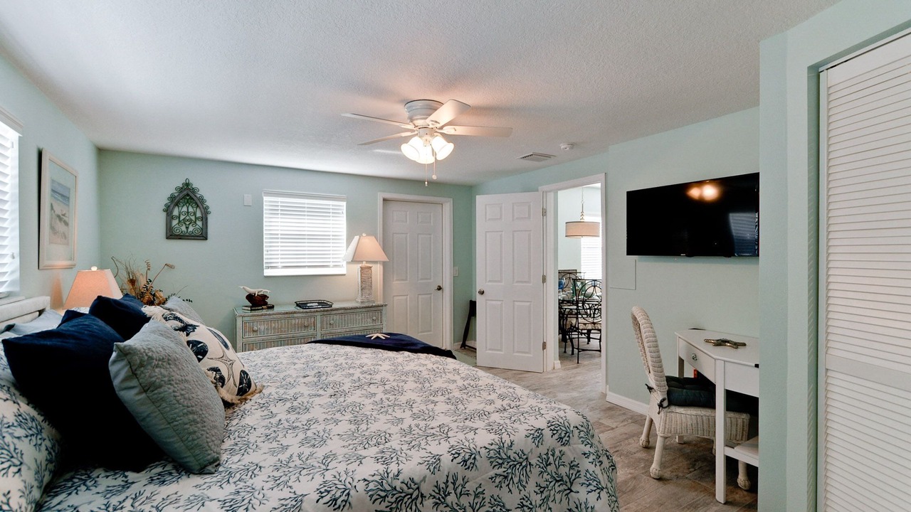 Photo of Bedroom in Holmes Beach