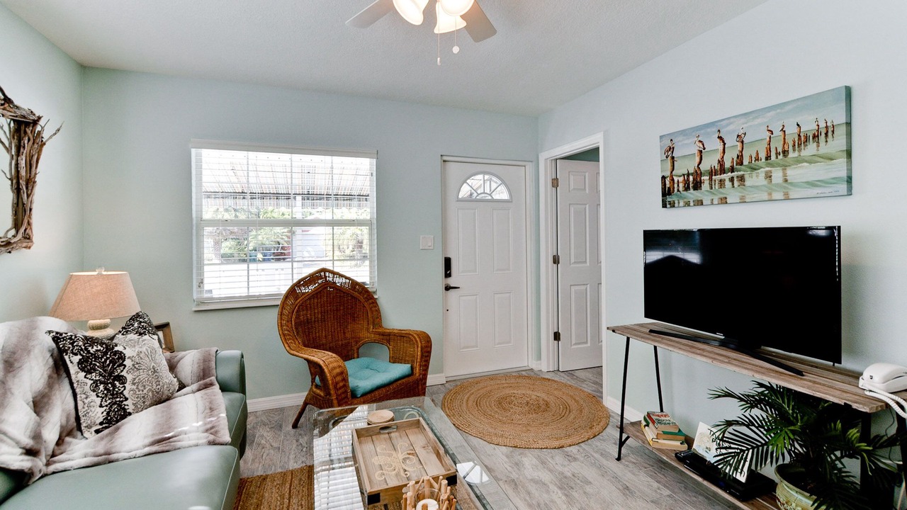 Photo of Livingroom in Holmes Beach