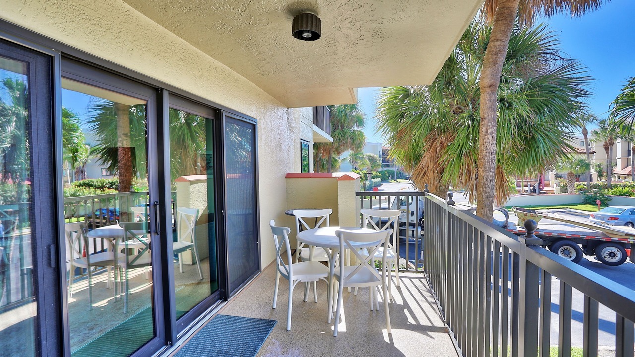Photo of Patio Balcony in Sunset Beach