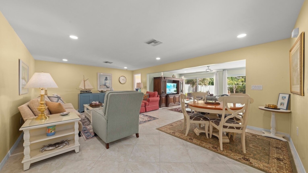Photo of Livingroom in East Rocks
