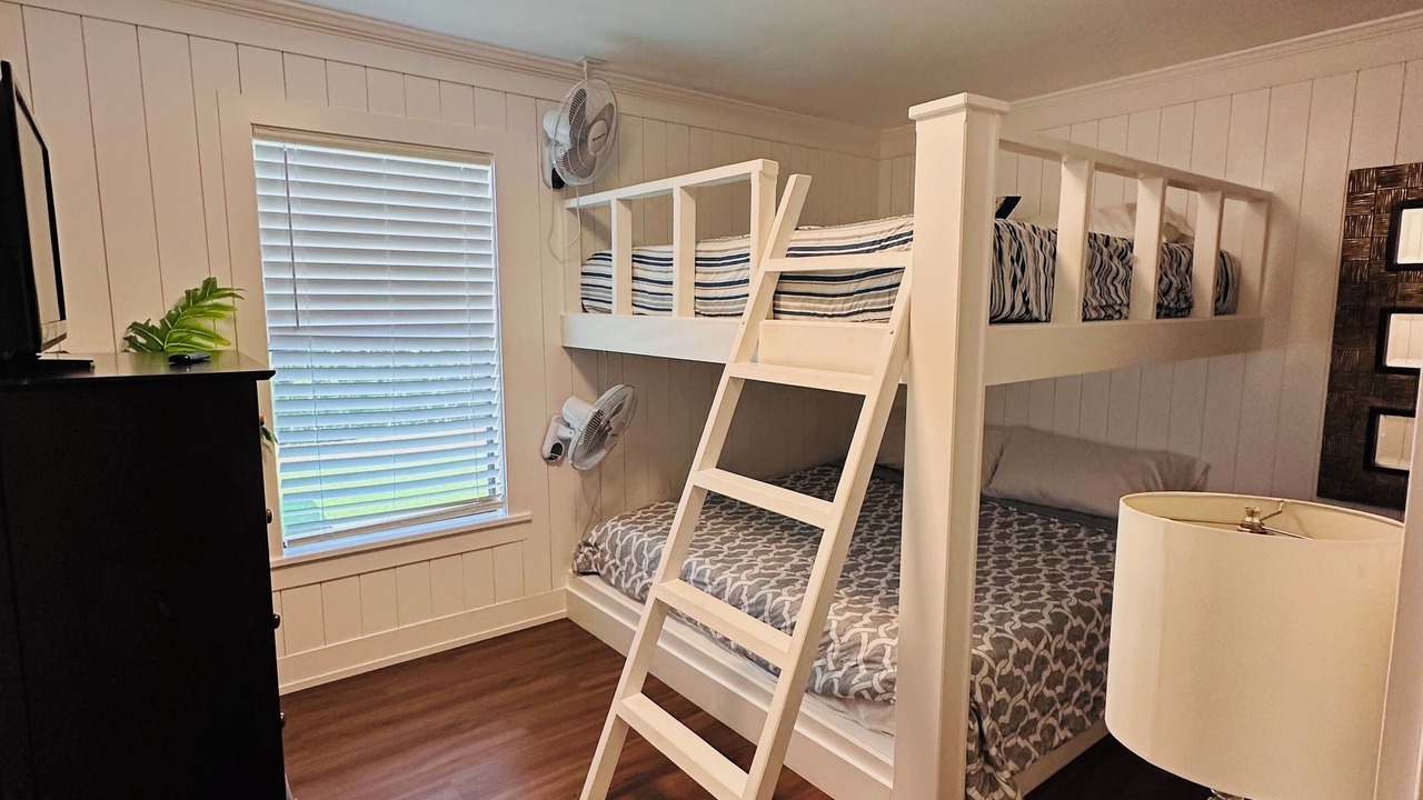 Photo of Bedroom in Bonita Shores